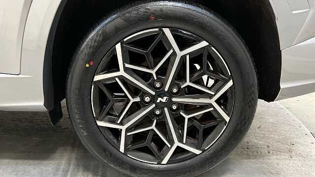 Hyundai TUCSON 1.6 h T-GDi N Line SUV 5dr Petrol Hybrid Auto Euro 6 (s/s) (230 ps) Shimmering Slvr