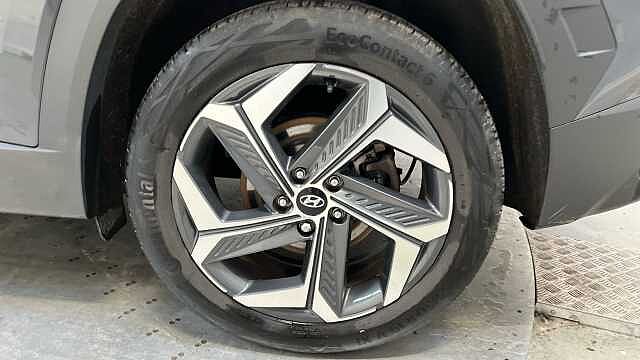 Hyundai TUCSON 1.6 h T-GDi 13.8kWh Ultimate SUV 5dr Petrol Plug-in Hybrid Auto 4WD Euro 6 (s/s)