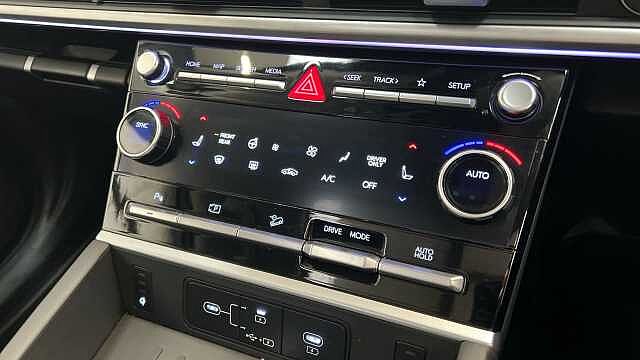 Hyundai Santa Fe 1.6 h T-GDi Ultimate SUV 5dr Petrol Hybrid Auto Euro 6 (s/s) (7Seat) (215 ps)