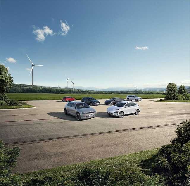 Hyundai Santa Fe 1.6 T-GDi 13.8kWh Premium SUV 5dr Petrol Plug-in Hybrid Auto 4WD Euro 6 (s/s) (2