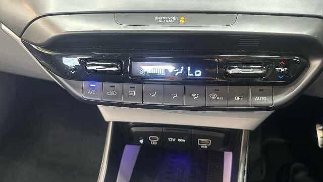 Hyundai BAYON 1.0 T-GDi Tech Line DCT Euro 6 (s/s) 5dr PHANTOM BLACK
