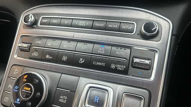 Hyundai Santa Fe 1.6 h T-GDi Ultimate SUV 5dr Petrol Hybrid Auto 4WD Euro 6 (s/s) (230 ps)